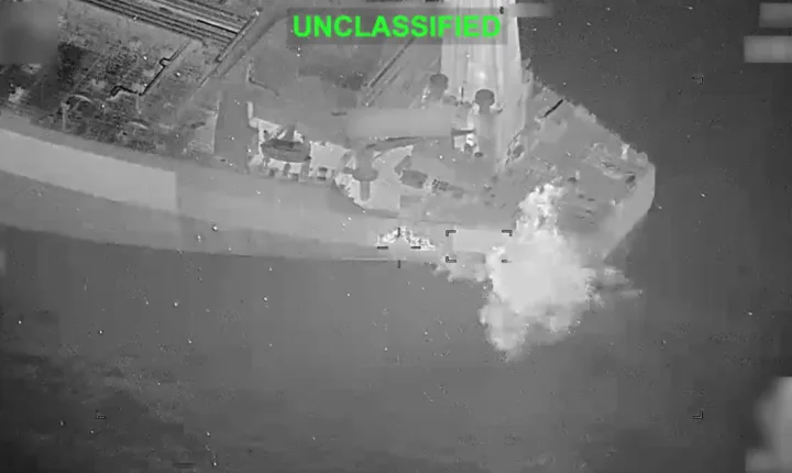 EUA dizem ter disparado míssil contra navio com destino a porto iraniano