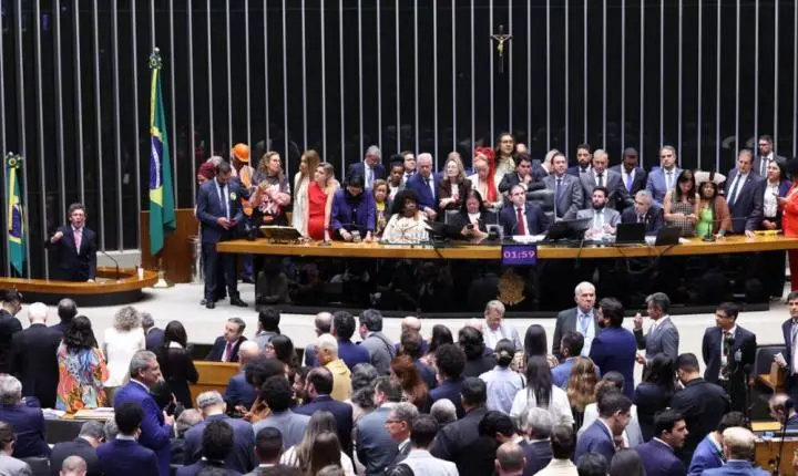 Fim da escala 6×1: veja como votaram os deputados na Câmara