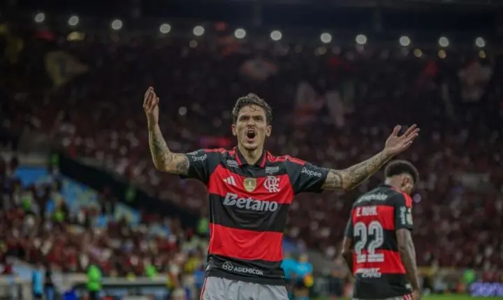 Flamengo bate Vitória por 2 a 1 na Copa do Brasil