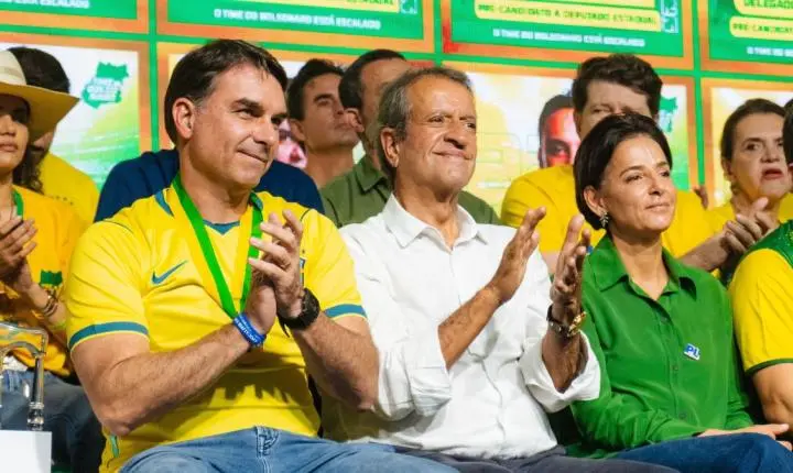 Flávio diz orar para ter uma mulher “qualificada” como vice em eleições