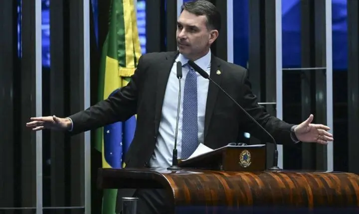 Flávio recebeu senadores para futebol e churrasco após rejeição de Messias