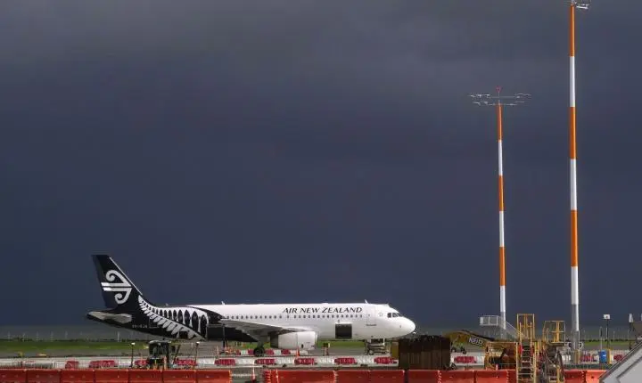 Incêndio atinge aeroporto da capital da Nova Zelândia e desvia voos