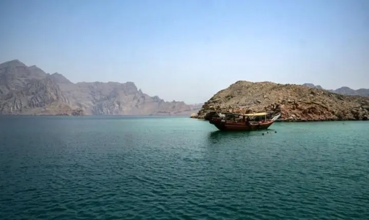 Irã diz que não cederá a ameaças após Trump mandar Marinha bloquear Ormuz