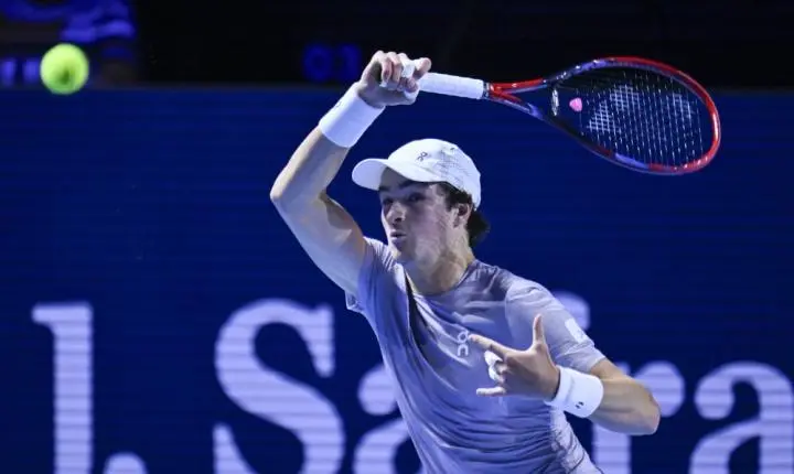 João Fonseca quebra raquete, perde de Jódar e dá adeus ao Madrid Open