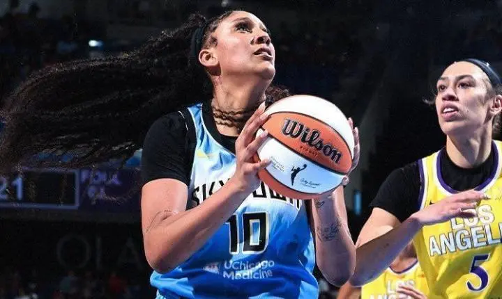 Kamilla Cardoso faz história e bate recorde de pontuação na WNBA
