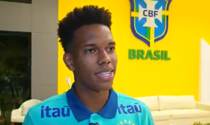 Lesão na coxa deve deixar Estêvão fora da Copa do Mundo, diz jornal