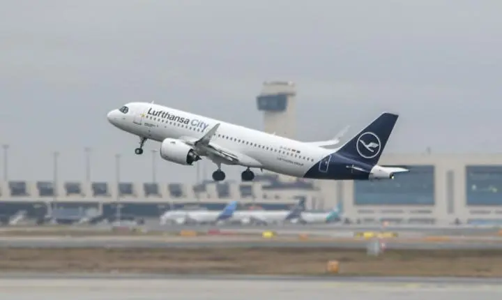 Lufthansa anuncia cancelamento de voos para economizar combustível
