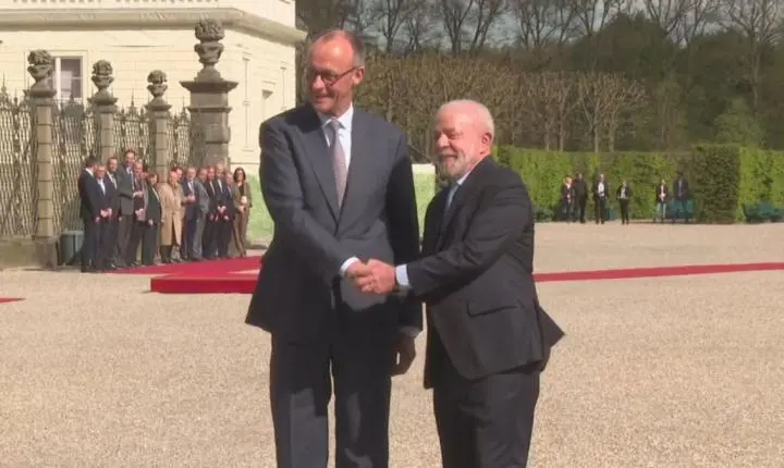 Lula é recebido por Friedrich Merz para reunião em Hannover