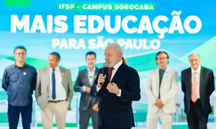 Lula quer incluir inadimplentes do FIES em pacote contra endividamento