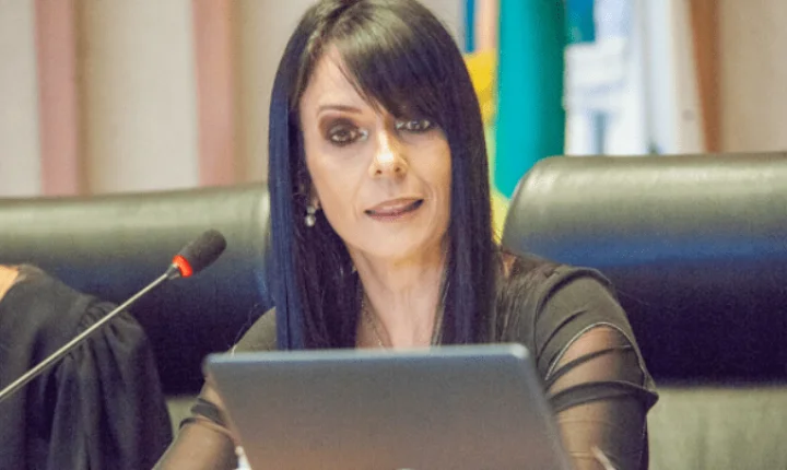 Moraes decreta prisão domiciliar de condenada do núcleo 2 do plano de golpe