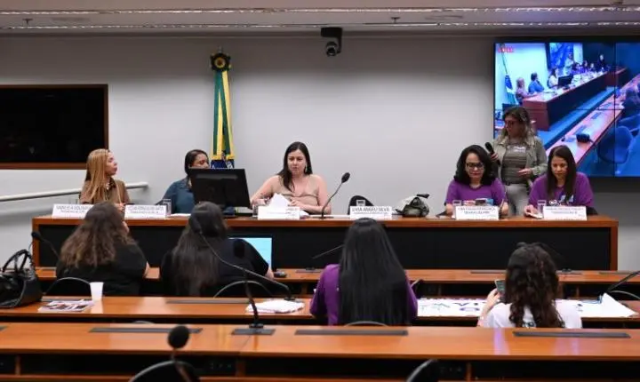 Nutricionistas pedem jornada de 30 horas e piso salarial em audiência na Câmara