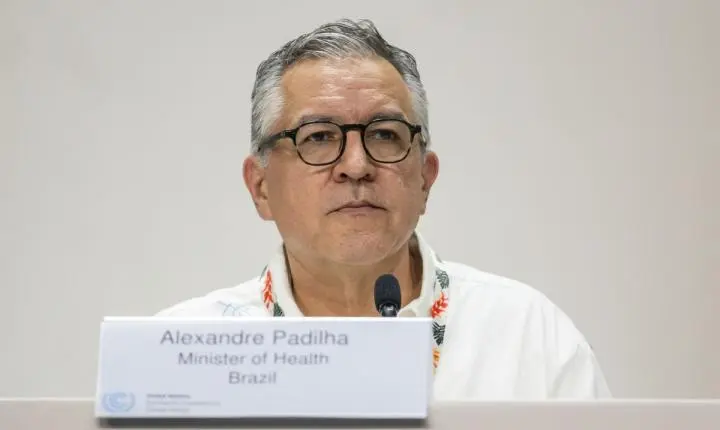 Padilha questiona Flávio Bolsonaro: “O que ele fez na época do jacaré?”