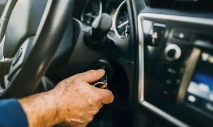 Por que esquentar o carro de manhã no frio virou desperdício de tempo e dinheiro