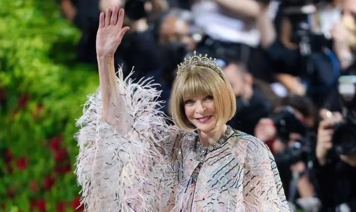 Quem é Anna Wintour, ex-editora da Vogue responsável pelo Met Gala