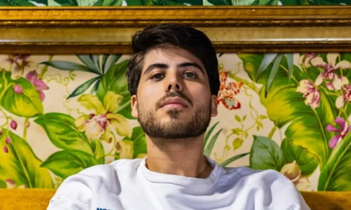 Quem era Lucas Frota, produtor brasileiro morto em acidente aéreo no Rio