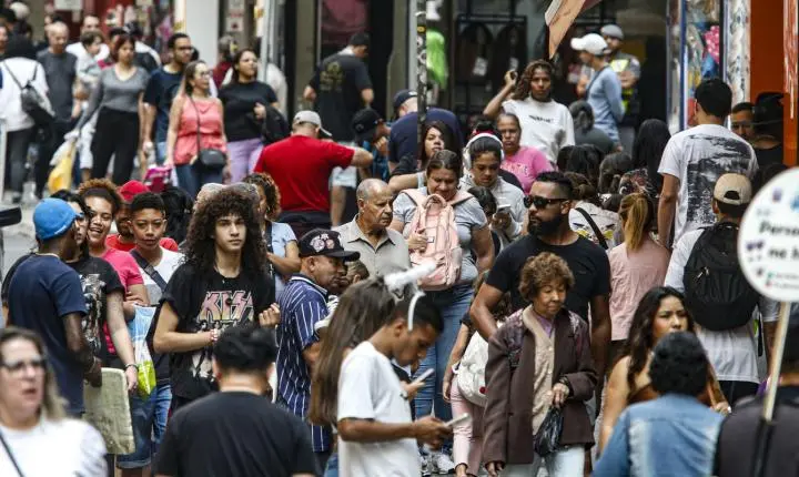 Salários diminuem pobreza em 22 regiões metropolitanas