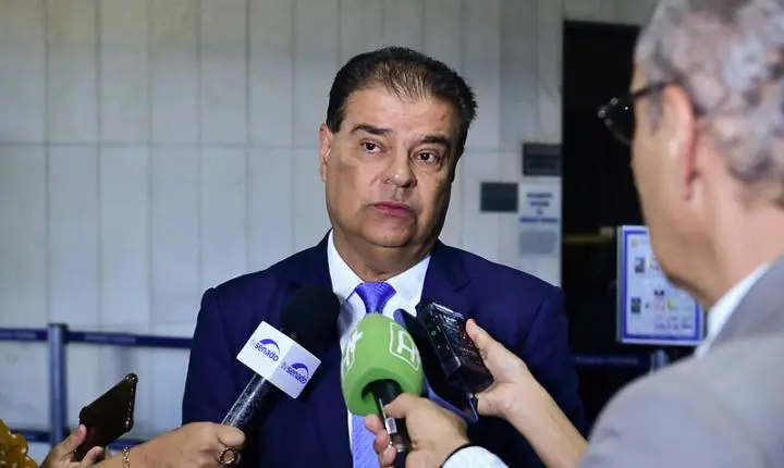 Senador quer tornar ‘persona non grata’ amigo de Trump que chamou brasileiras de ‘prostitutas’