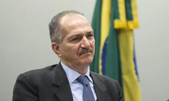 ‘STF não pode ser uma instituição que pare o Brasil’, diz Aldo Rebelo
