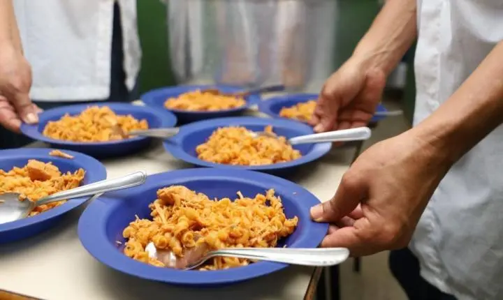 TCU: Governo acumula R$ 28 bilhões da merenda escolar sem análise de contas