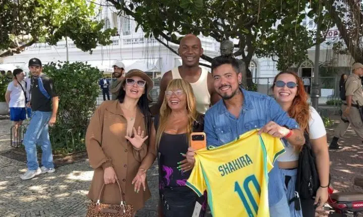 Tudo pelo VIP: campanhas levam fãs para perto de Shakira