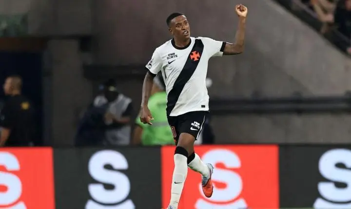 Vasco aciona cláusula em contrato e amplia empréstimo de Robert Renan