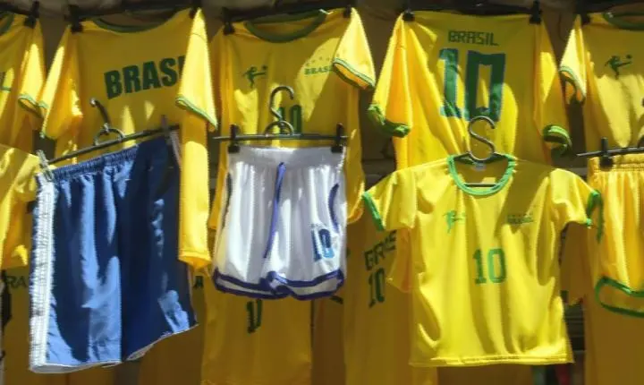 Vendas e-commerce de produtos da seleção sobem 20 vezes pré-jogo do Brasil