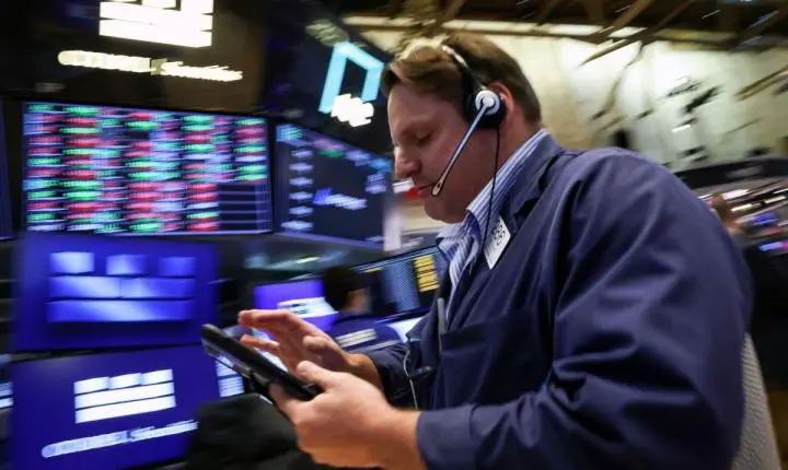 Wall Street sobe após extensão de cessar-fogo e em meio a novos balanços